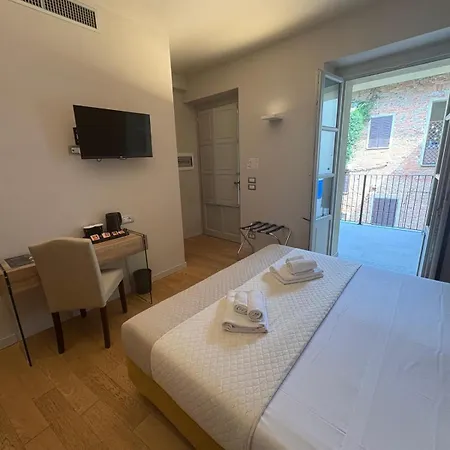 Bed and Breakfast Castello Di Monferrato 4*