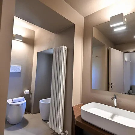 Castello Di Monferrato 4* 칼리아노